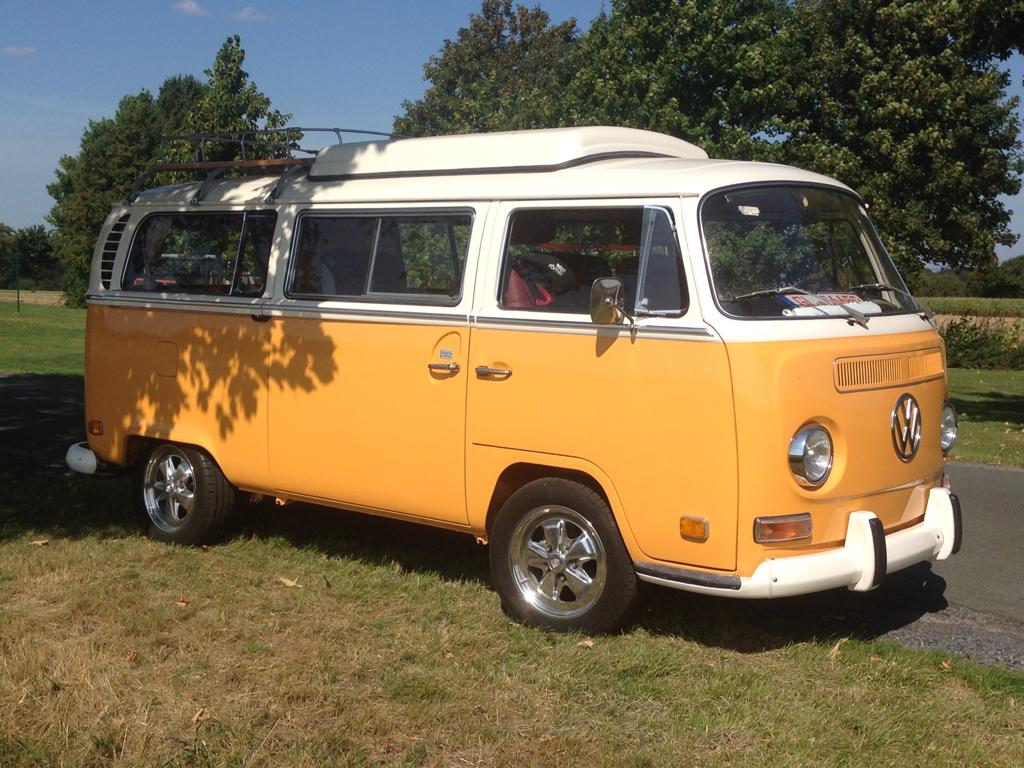 VW T2 Bus – Oldtimer außen, restauriert – Camperprojekt