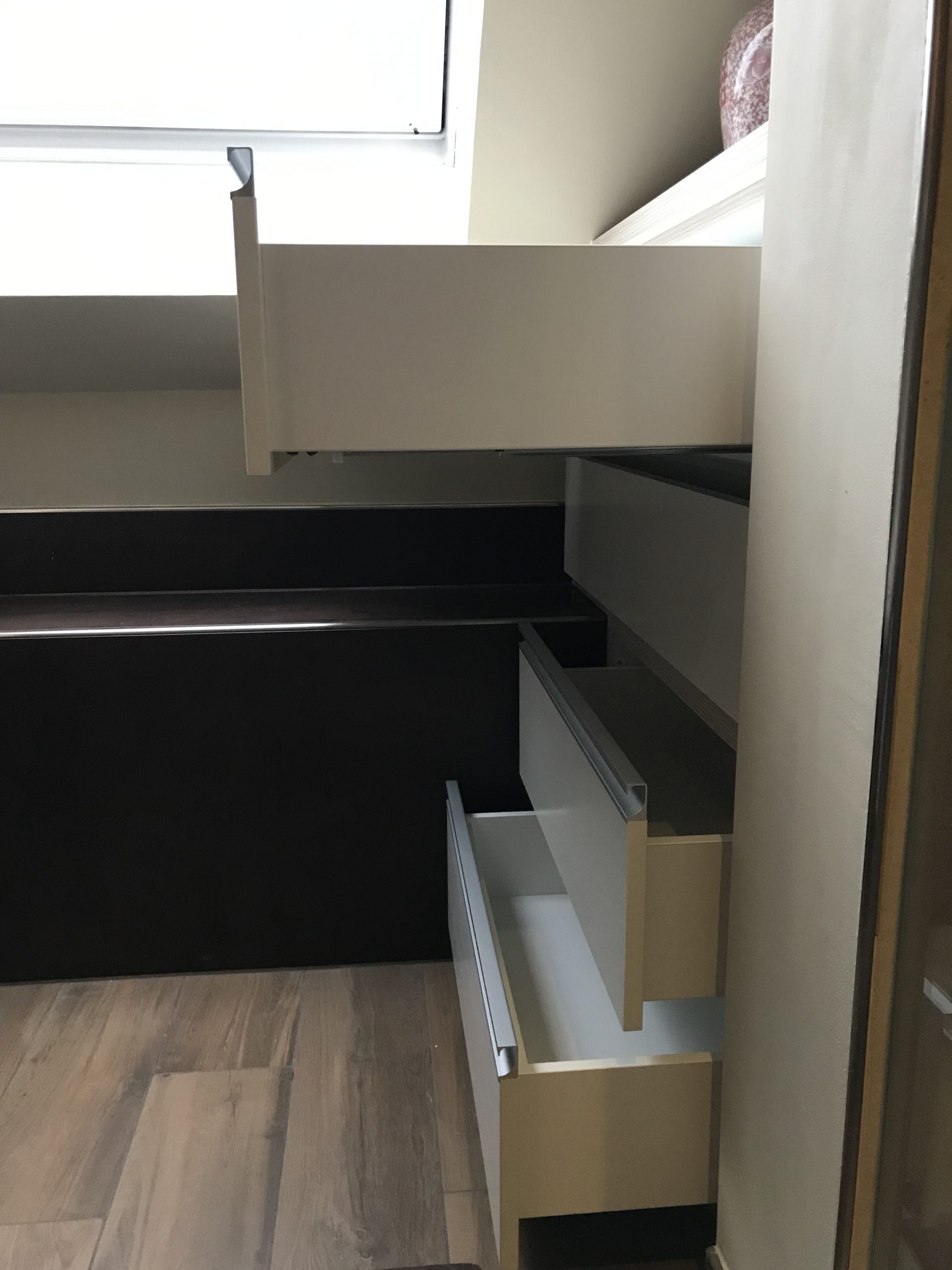 Badschrank nach Maß Dachschräge