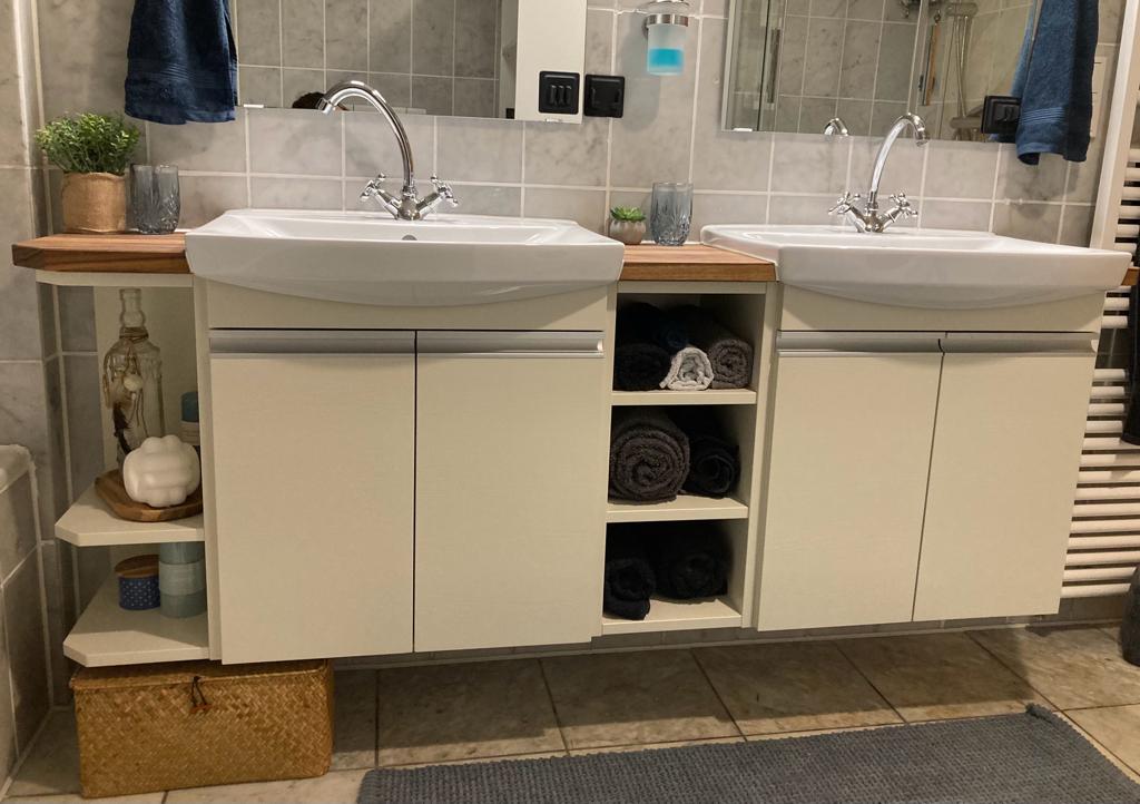 Referenzen Tischlerei Sudhoff – Badmöbel nach Maß mit Doppelwaschbecken in Werl